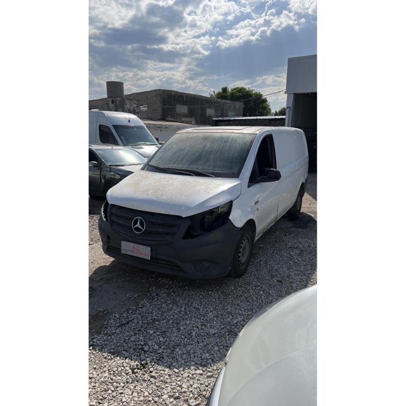 Mercedes Benz Vito 111 Cdi Modelo:2017 Color: Gris