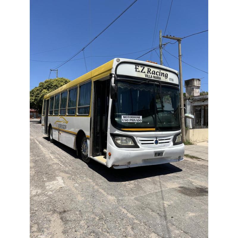 Mercedes Benz Bmo 384 Version 1418 Modelo: 2011 Color: Personalizado