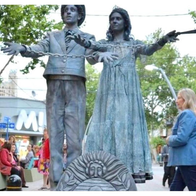 Estatuas Vivientes Mimos Zanquista Mozo Loco Shows Personajes a pedido - 8