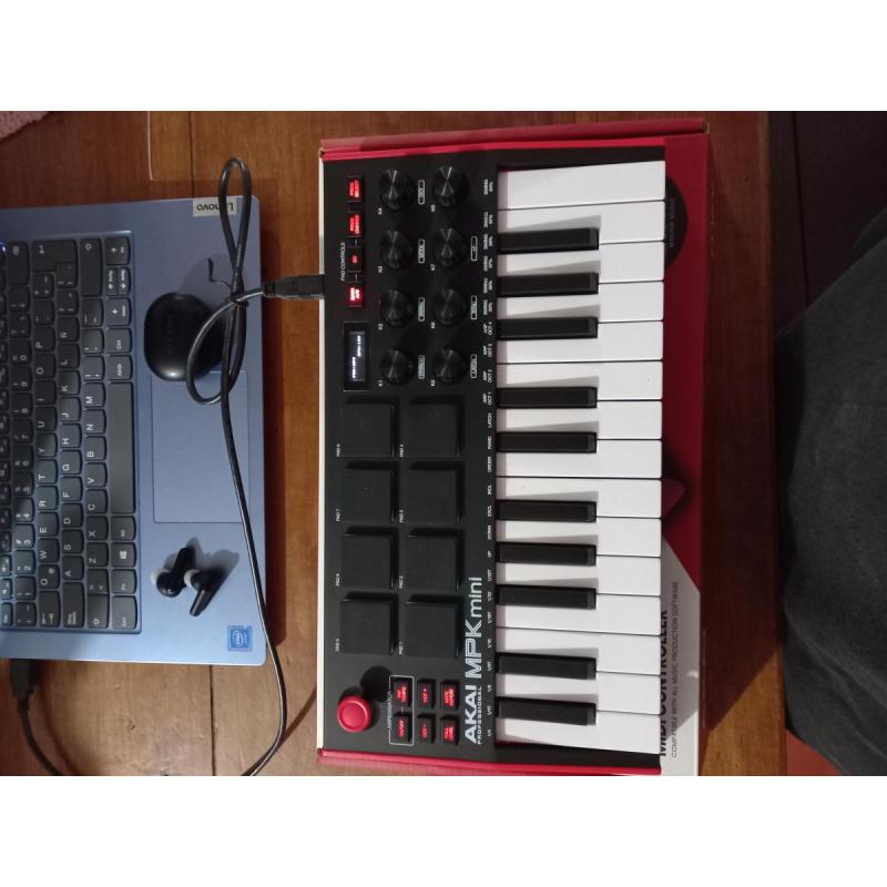 Vendo controlador MIDI Akai - 3