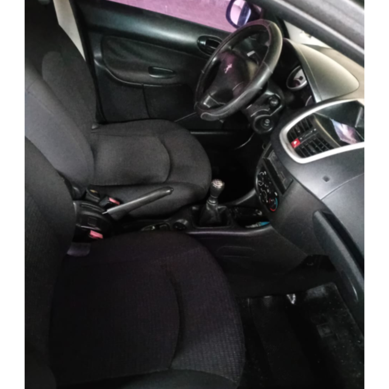 Vendo Peugeot 207 mod 2013 con GNC impecable - 2
