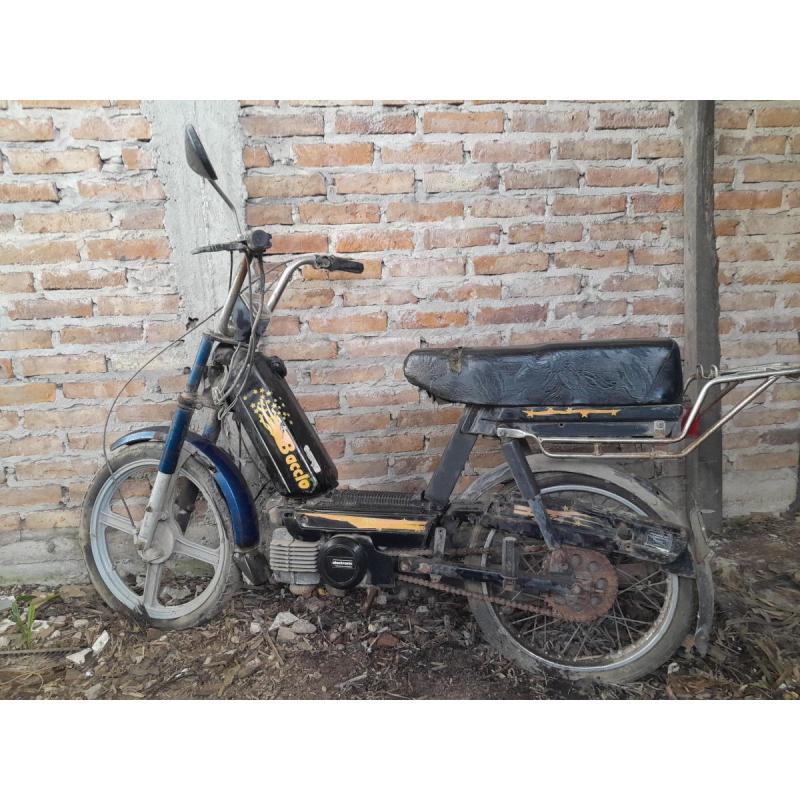 Ciclomotor Parado Hace 6 AÑos 