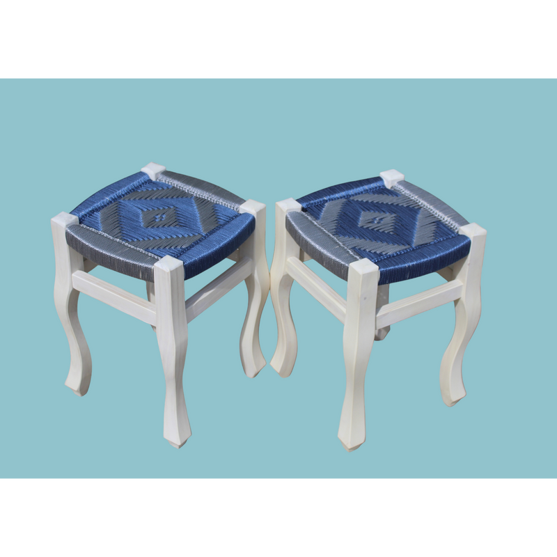 2 Banquetas coloniales encordadas