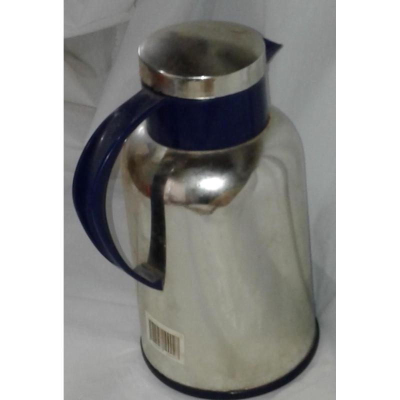 Termo de 1 lt con tapa vertedora - 4/6