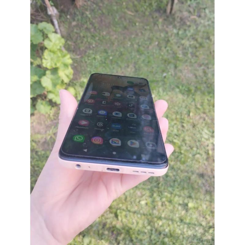 Celular Motorola G32 de 128 GB y 4 GB RAM - funcionando buen estado $350.0000 - 11