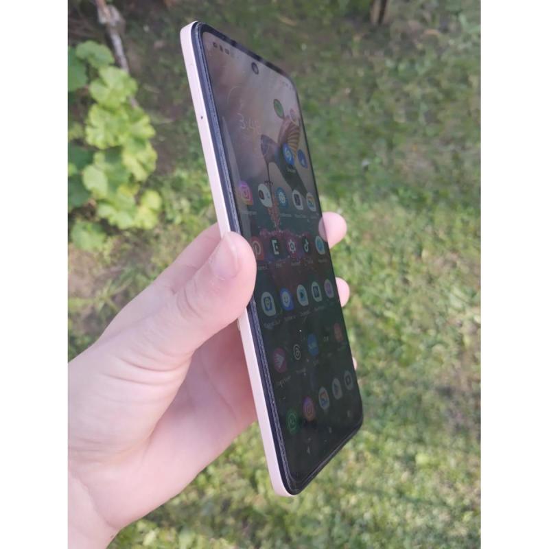 Celular Motorola G32 de 128 GB y 4 GB RAM - funcionando buen estado $350.0000 - 12