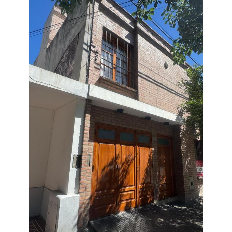 Casa de 3 Dormitorios en Alta Córdoba – Excelente Calidad