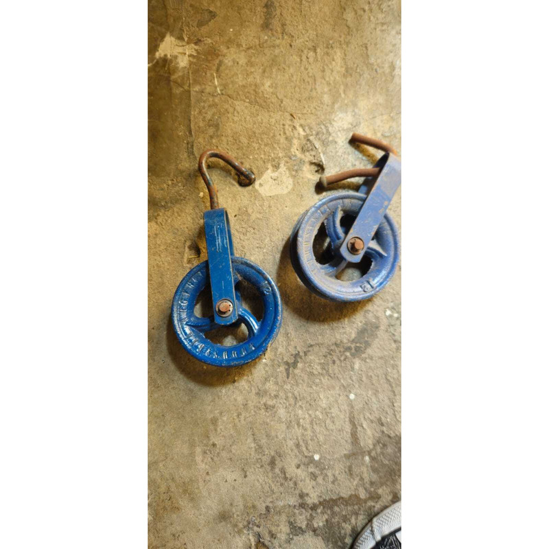 2 Roldanas de Albañil Fundición Polea Con Gancho Toth - 2/3