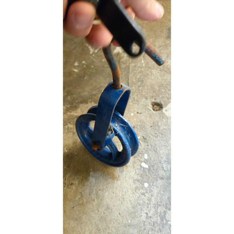 2 Roldanas de Albañil Fundición Polea Con Gancho Toth - 3/3
