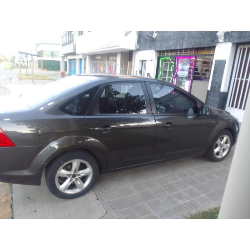 Vendo Ford Focus Exe Trend 2013 Con Gnc