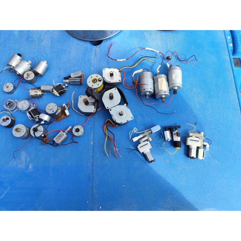 lote de 31 motores de electonica
