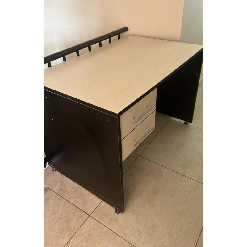 Escritorio dos cajones