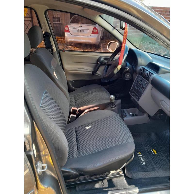Chevrolet Corsa Classic - 6