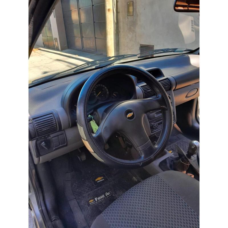 Chevrolet Corsa Classic - 9