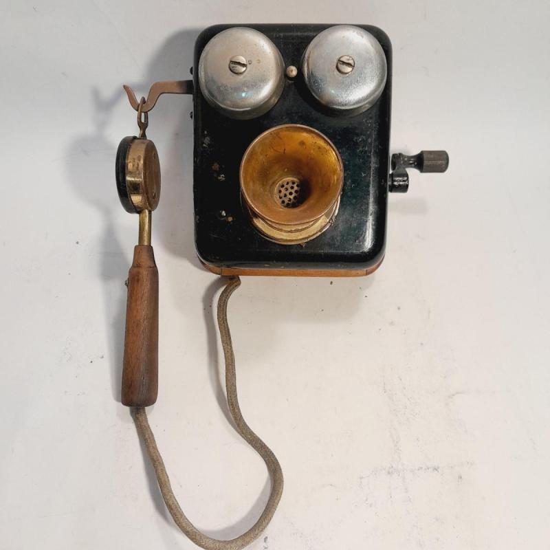 Antiguo Teléfono Alemán De Pared A Magneto En Estado Original