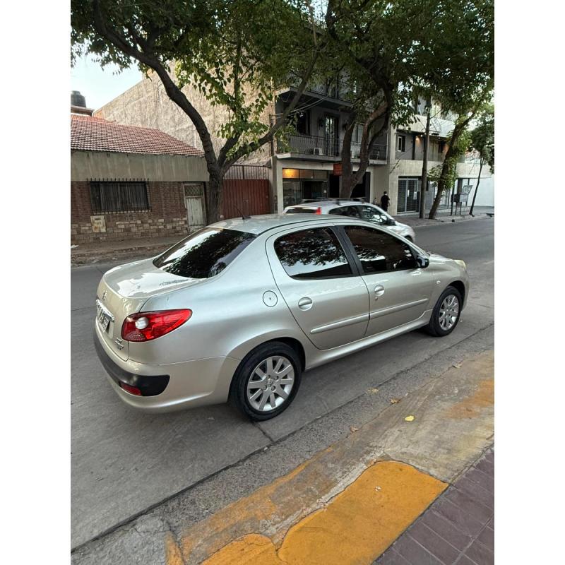 Peugeot 207 2010 - 1/7