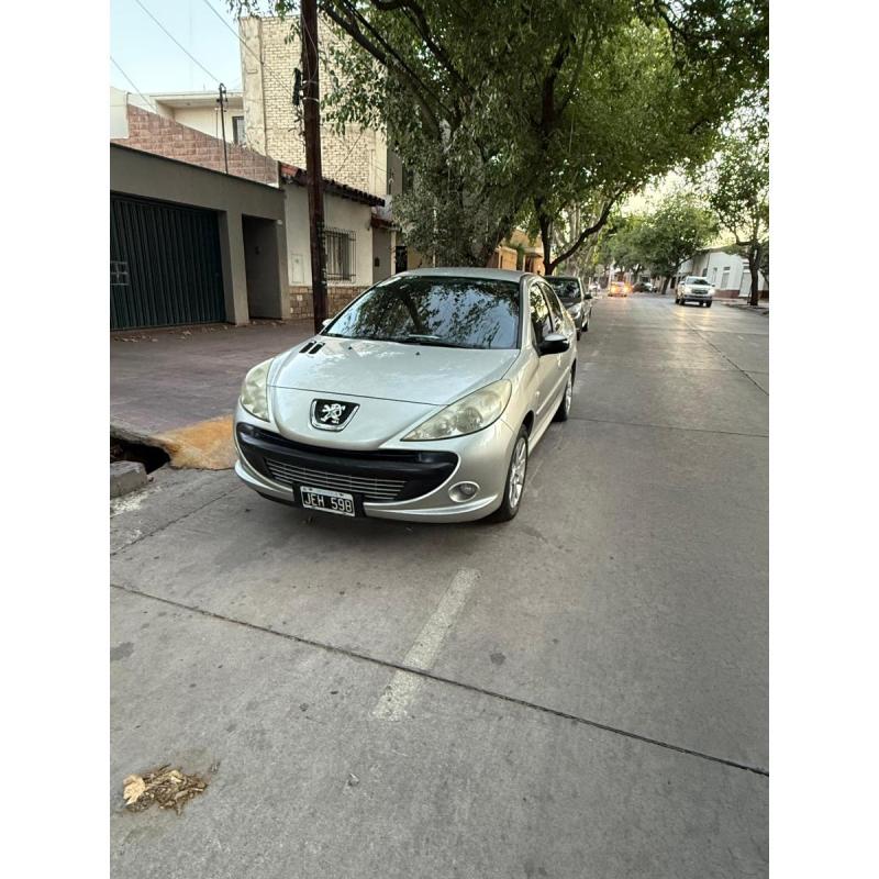 Peugeot 207 2010 - 2/7