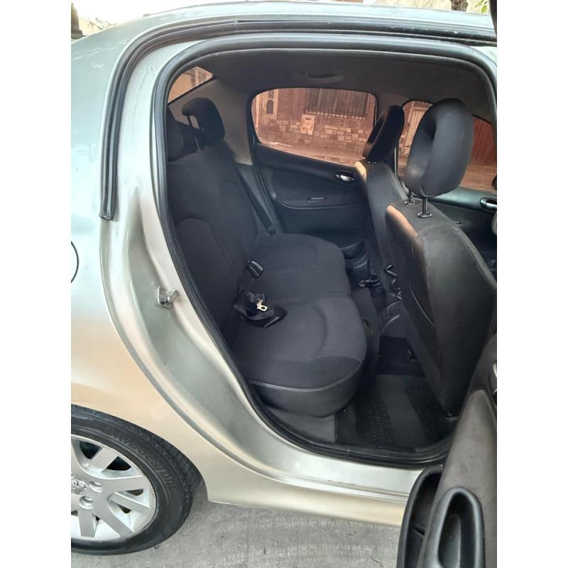 Peugeot 207 2010 - 5/7