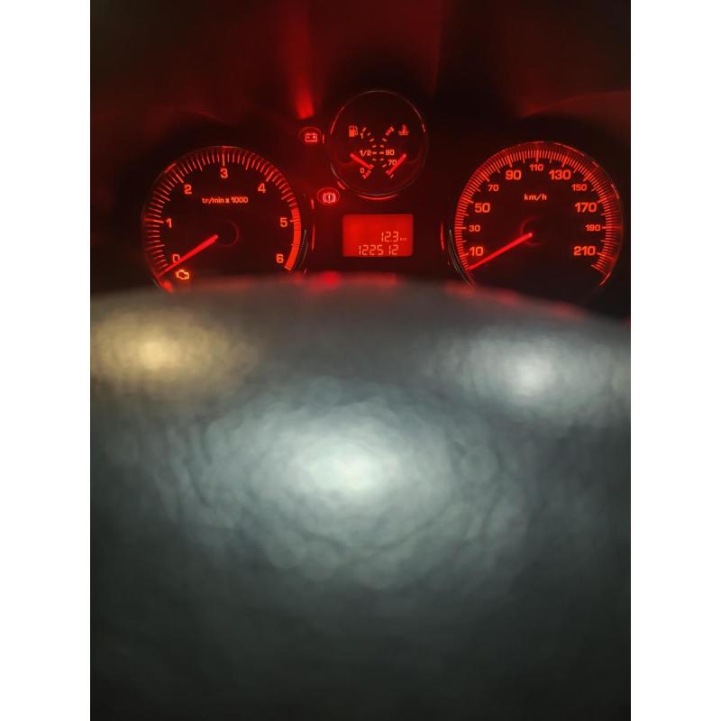 Peugeot 207 2010 - 7/7