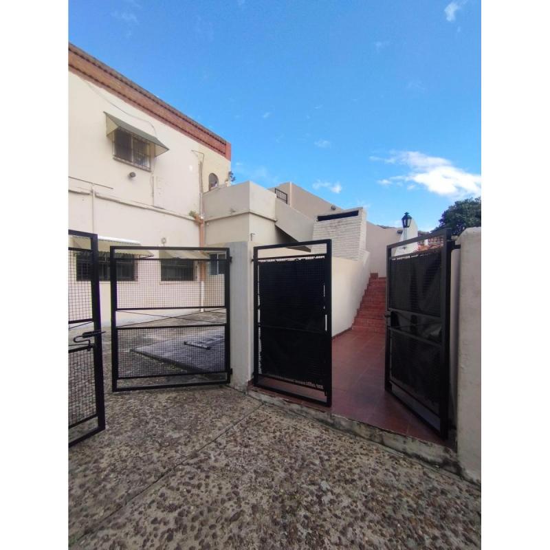 Vendo DueÑo Directo Local Con Vivienda Ph 3 Amb. - 14