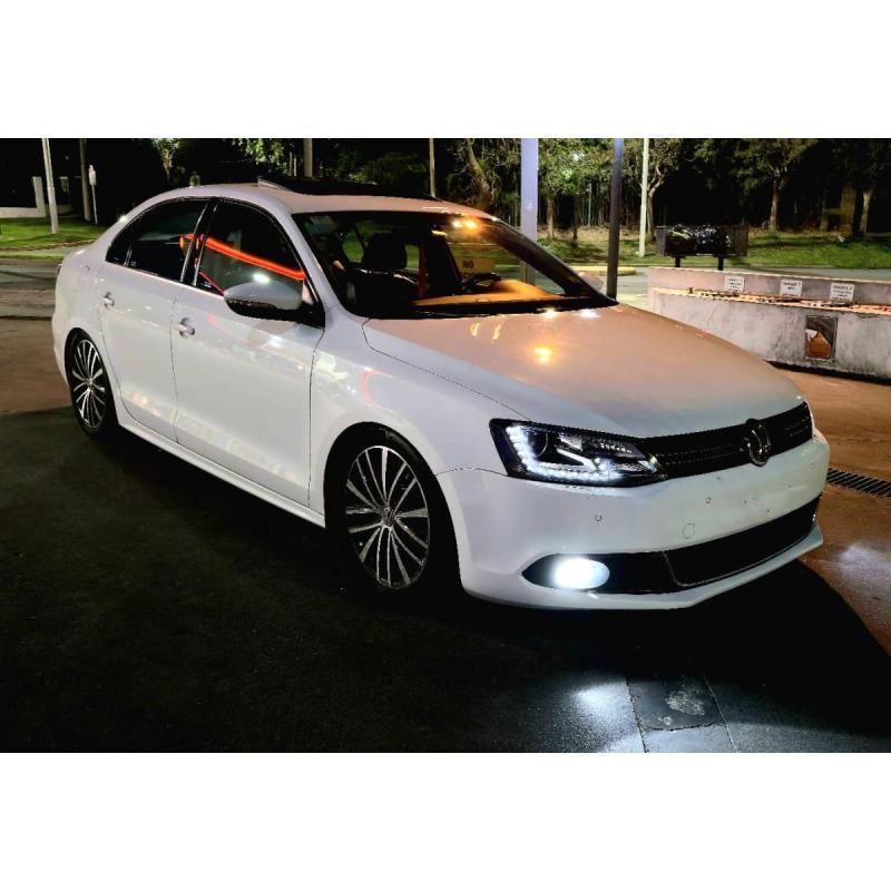 Volkswagen Vento 2.0 Sportline Tsi 200cv Bi-xenon - 8