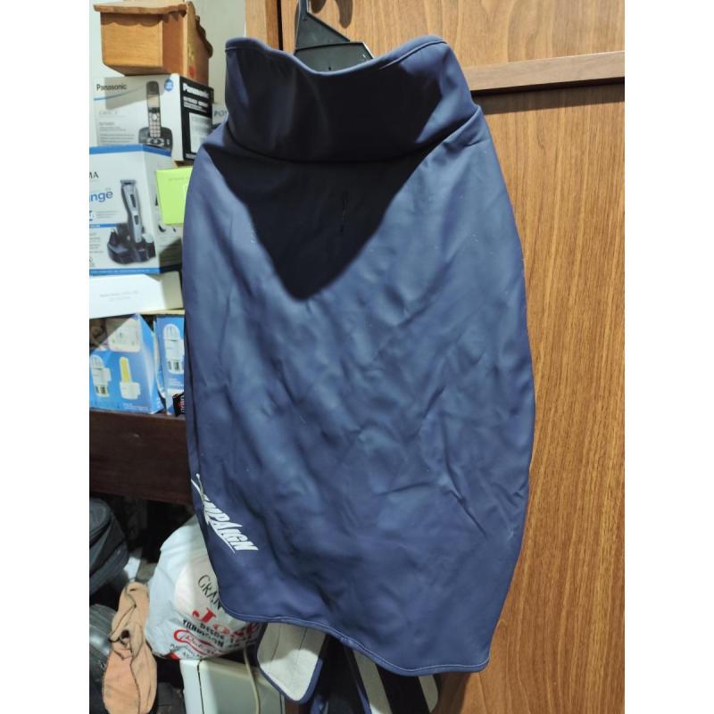 abrigo impermeable para perro