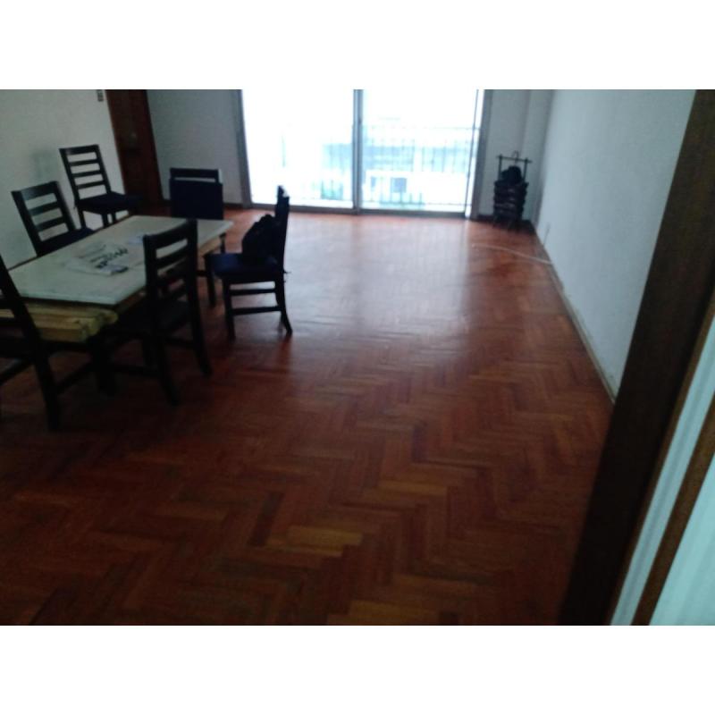 Excelente semipiso en el centro comercial de Lanús Este. - 10