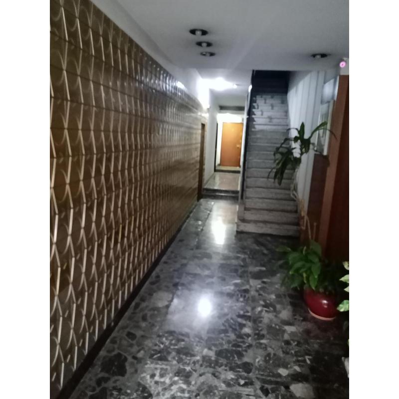 Excelente semipiso en el centro comercial de Lanús Este. - 11