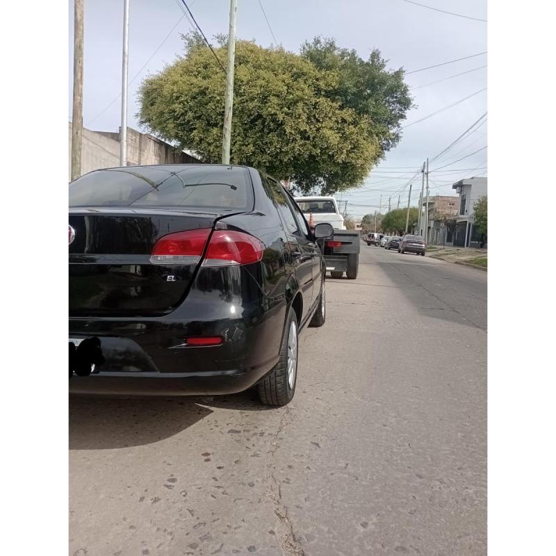 Vendo Fiat Siena 2015 Pack Atractive.(tomo Permuta Por Parnet.berlingo.kangu)