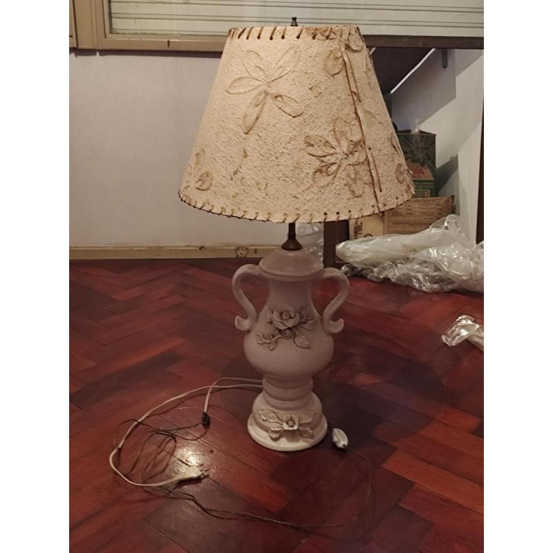 antigua lampara de ceramica