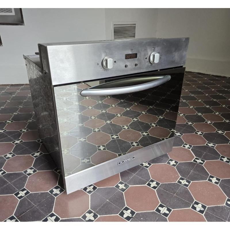 Horno a gas,  marca domec
