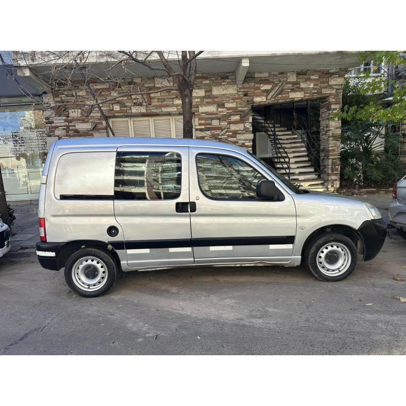 berlingo 2015 1.6 hdi. furgon business mixto. - 4