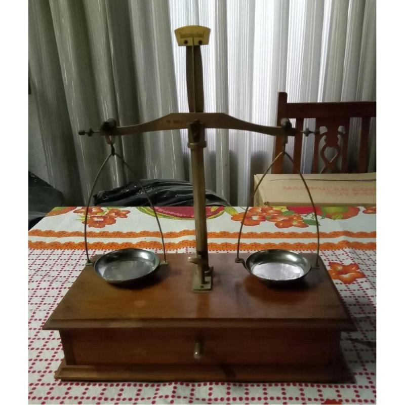 Balanza Farmacéutica Antigua Zeus F1001