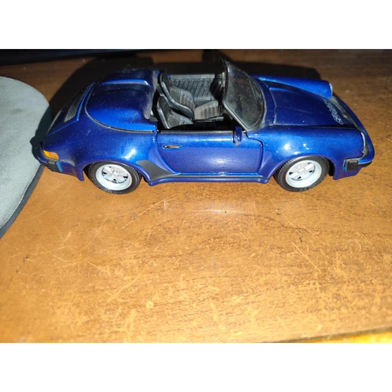 Porsche Boxter Maisto escala 1:24
