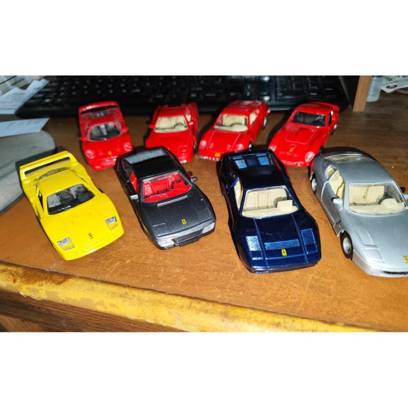 lote 8 Ferrari Maisto Shell