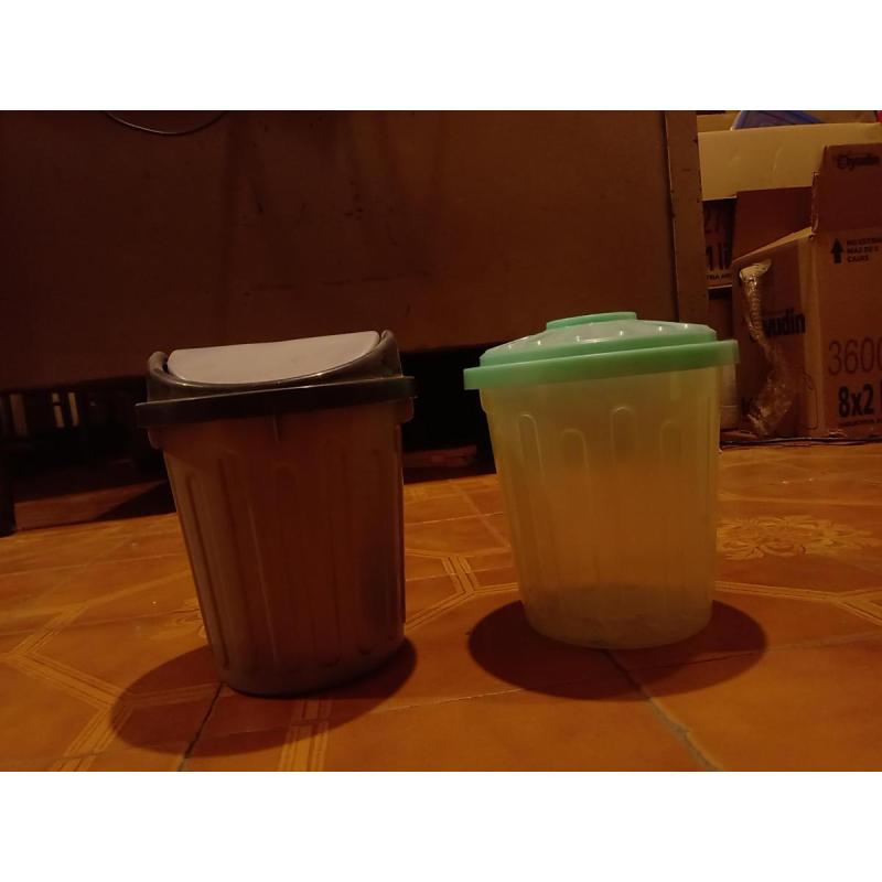 Tachos de basura chicos