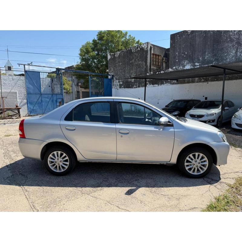 Etios 2015 - 4