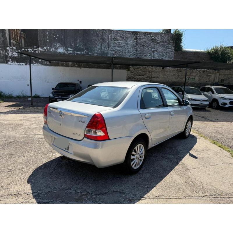 Etios 2015 - 7