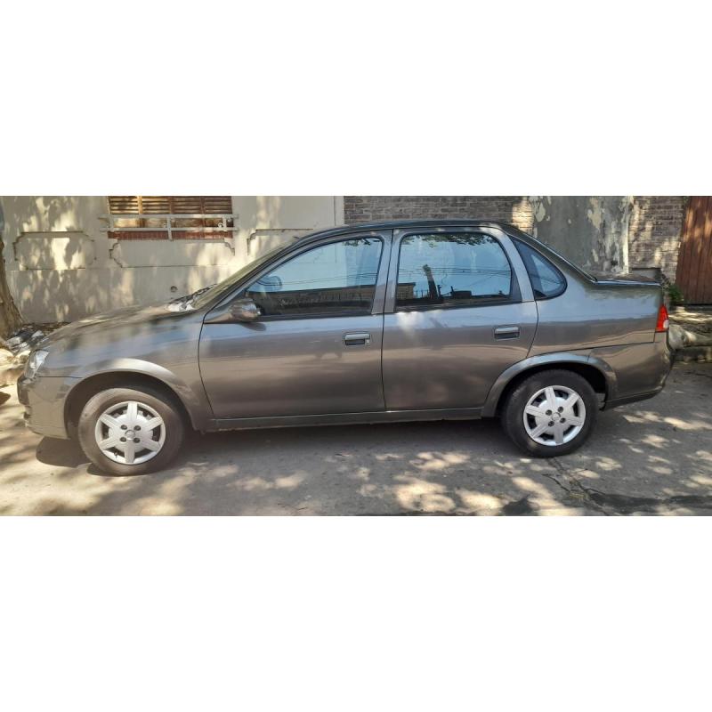 Vendo Corsa Classic 4p Ls Motor 1.4 Nafta, Titular, Unico DueÑo - 9