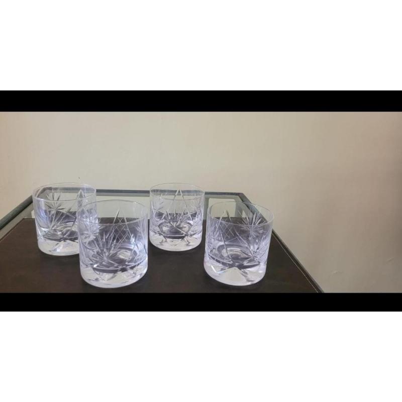 4 vasos de cristal tallado