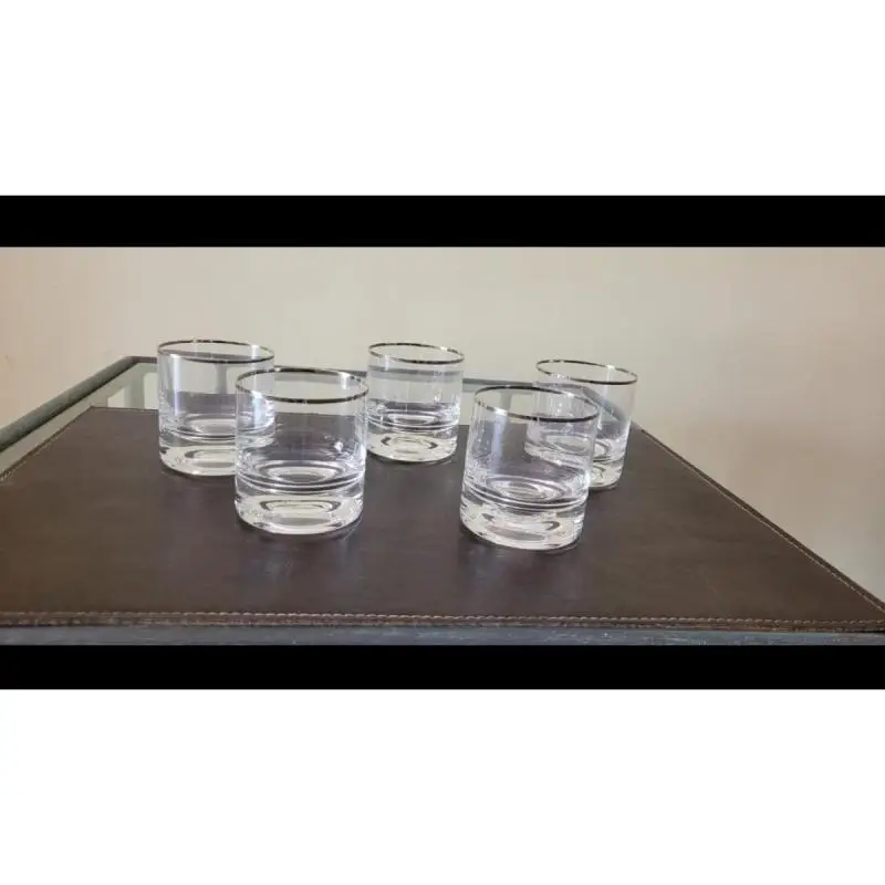 5 vasos de cristal con borde plateado