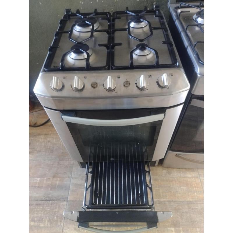 Cocina de acero inoxidable general electric usada