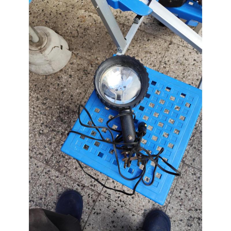 Antiguos busca huellas para automótor