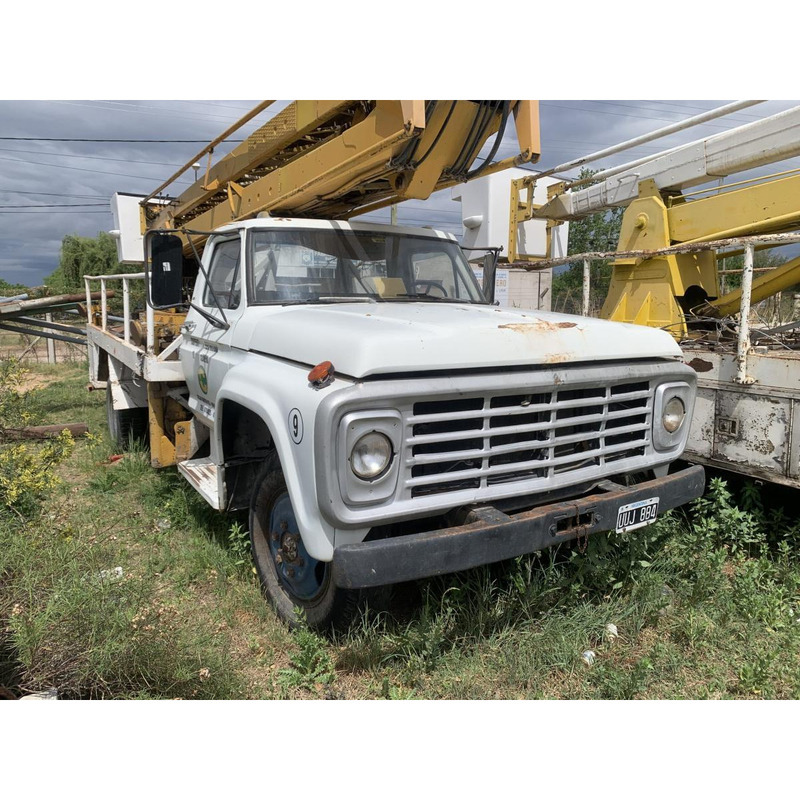 Camión con hidroelevador – FORD F-6000