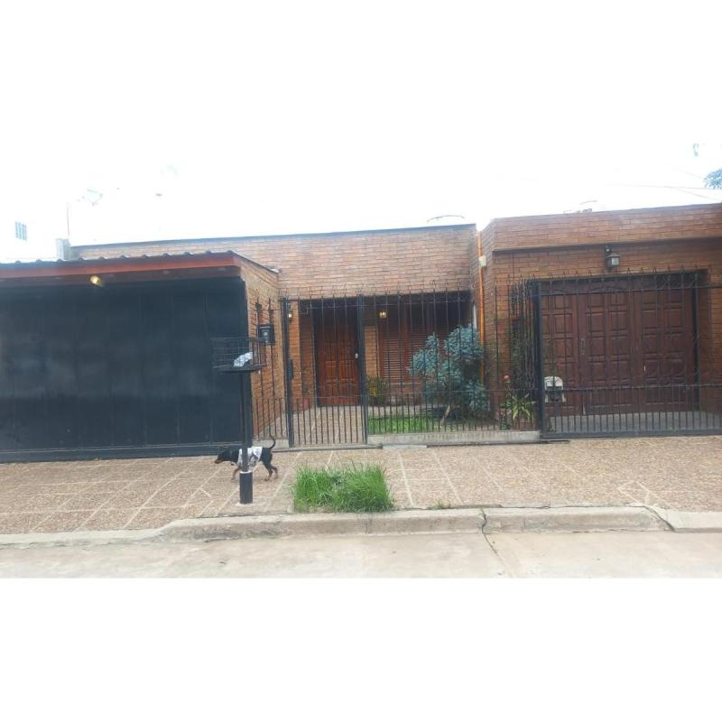 Amplia Casa en Venta - 3 Dorm. (Apta Crédito Hipotecario)
