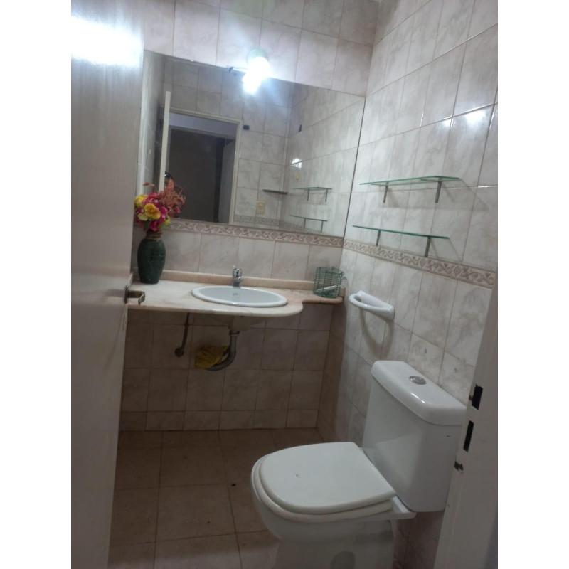 Amplia Casa en Venta - 3 Dorm. (Apta Crédito Hipotecario) - 10