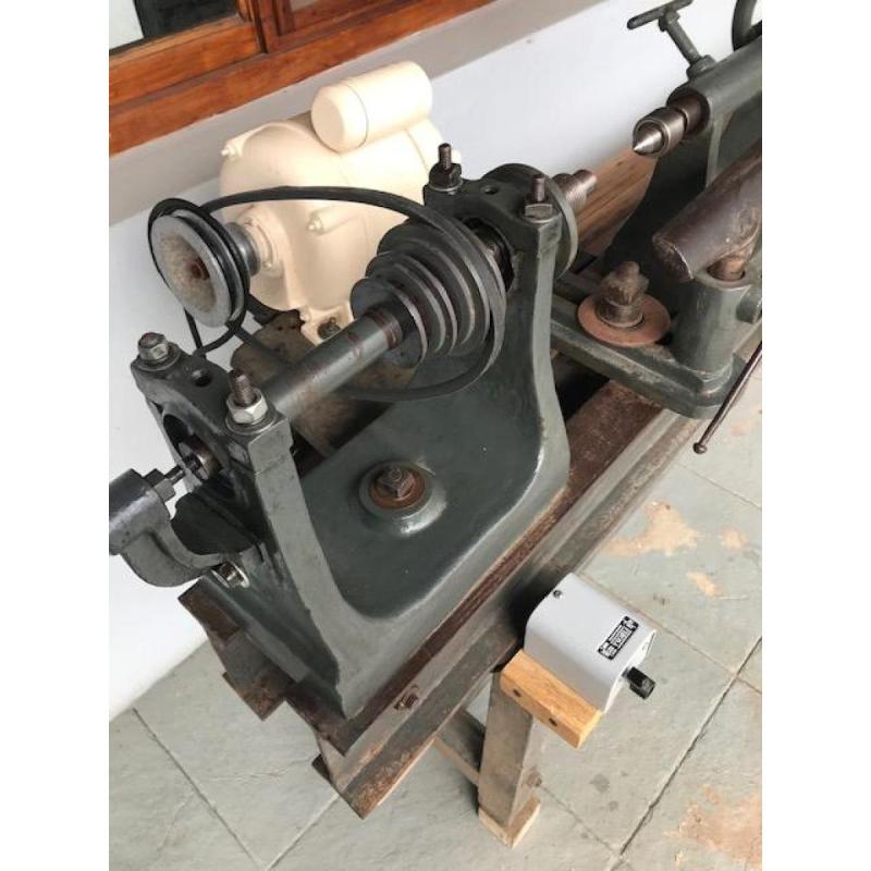 Vendo Torno Madera De Fundicion, Carro De 1.10 Mts.