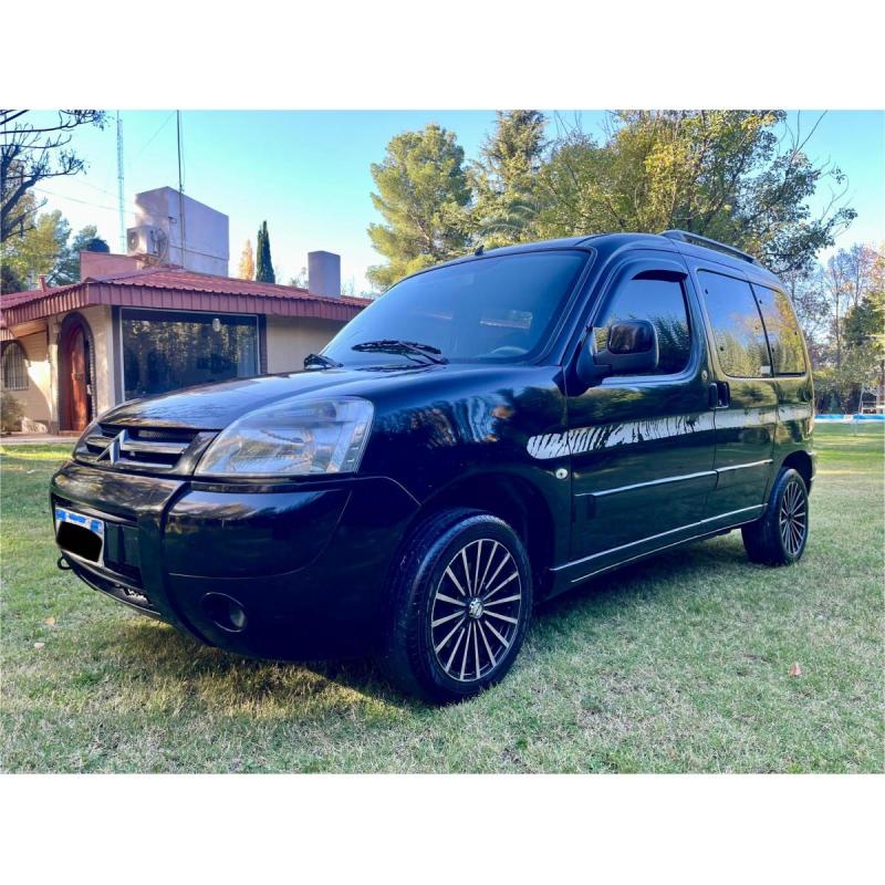 Vendo Berlingo XTR HDI 2017 excelente