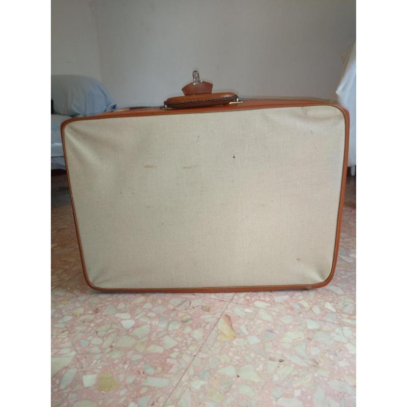 Maleta antigua Kingfisher Airline