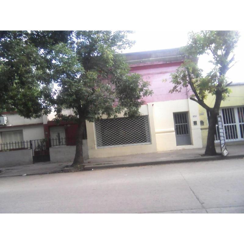 Alquilo Local Comercial Excelente Ubicacion Sobre Avenida 9 De Septiembre